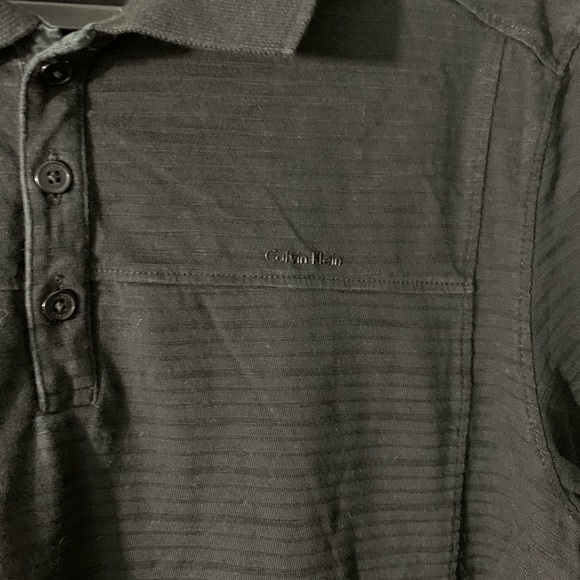 Calvin Klein Polo Medium - Picture 4 of 7